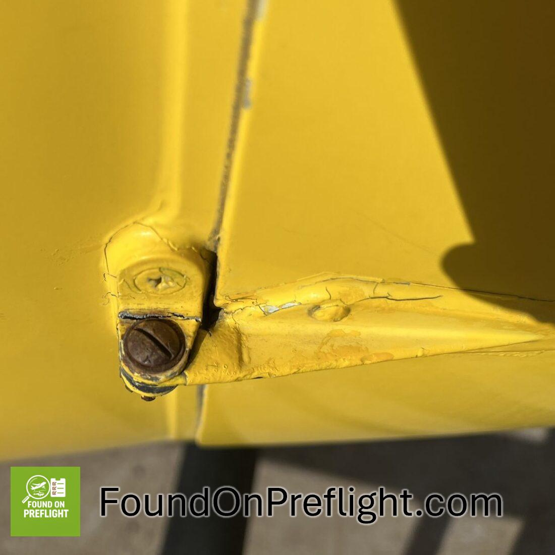 Bell 407 - Baggage Door Hinge Broken