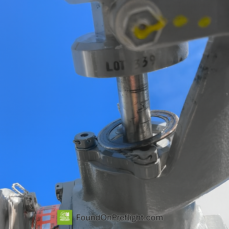 R22 Tail Rotor Bearing Seal Loose
