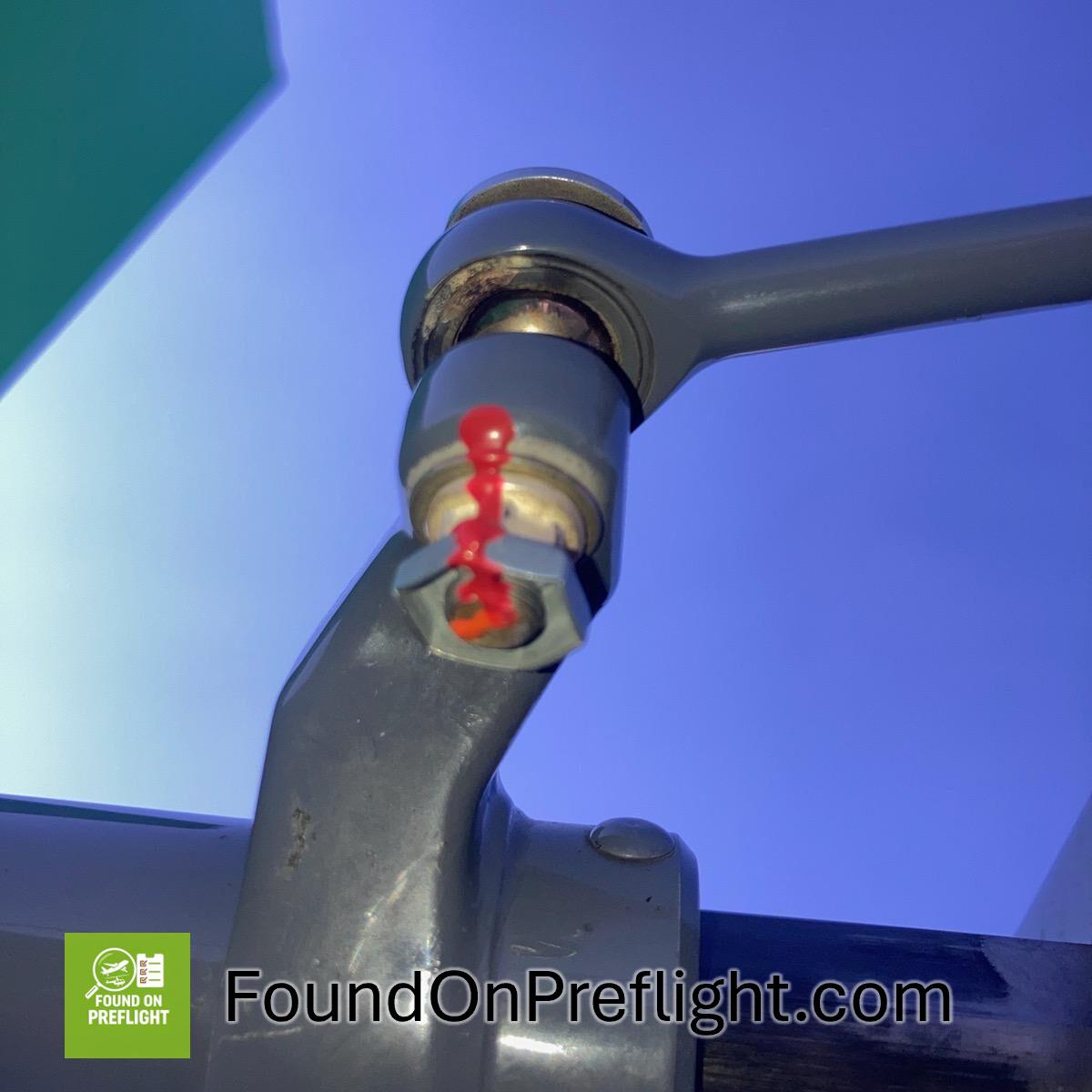 Robinson R44 – Tail Rotor Pitch Link Damage
