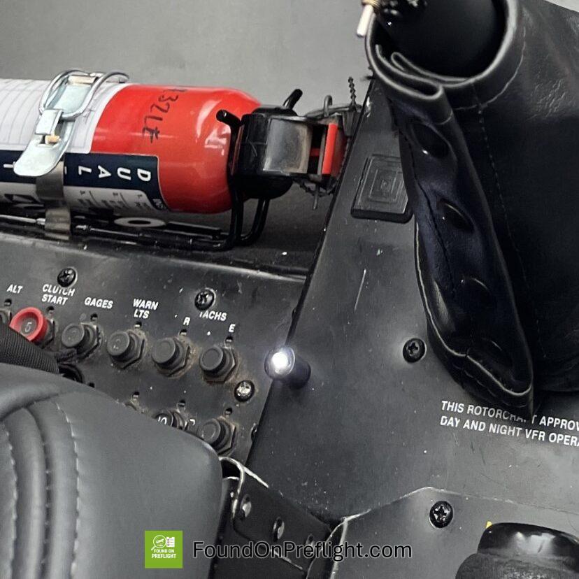 R22 light post cover missing