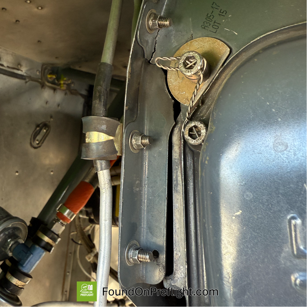 R22 - Cracked engine cooling sheet metal
