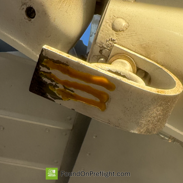 C172 indications of a tail strike - paint and torque stripe removed - not checked on previous flight's post flight