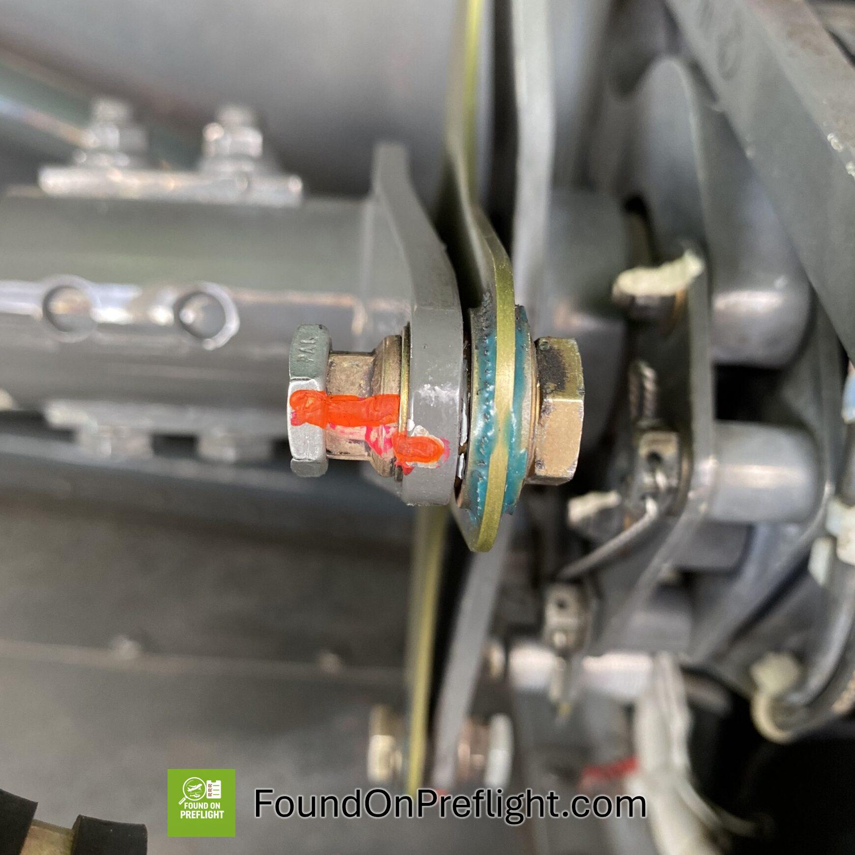 R22 yoke/flange hardware rotated