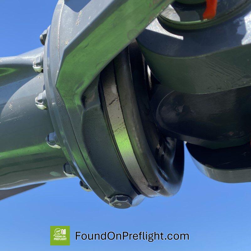 Robinson R44 – Blade Spindle Bearing Boot Leaking