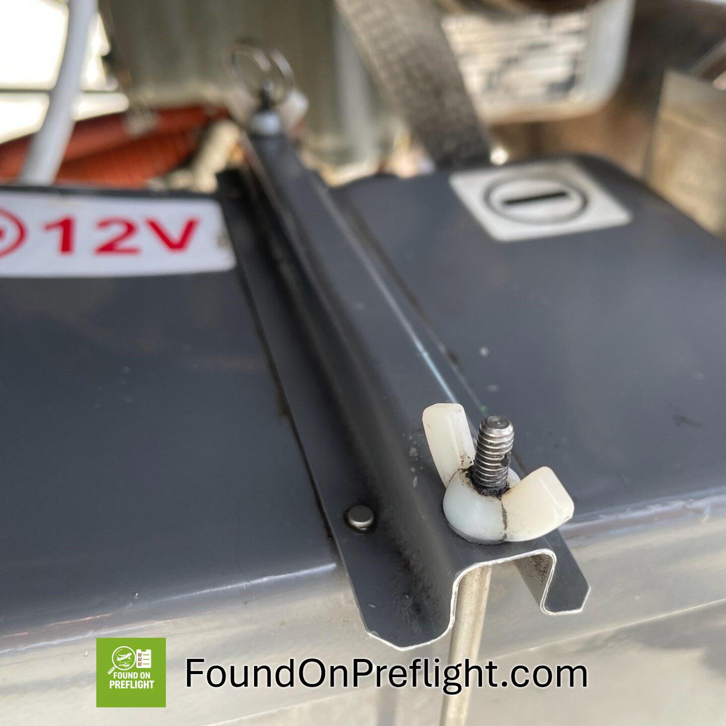 R22 thumb screw security pin missing on battery cover