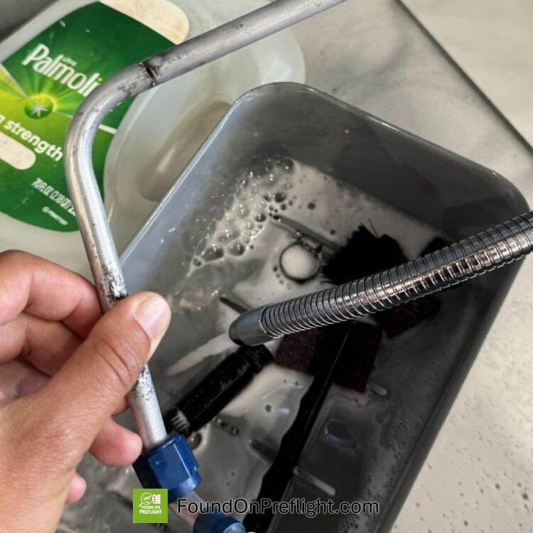 Robinson R22 – Chafed Oil Return Line