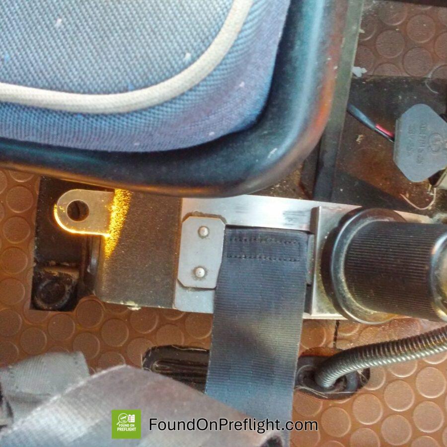 Airbus Helicopters H125 – Seatbelt Blocking Collective