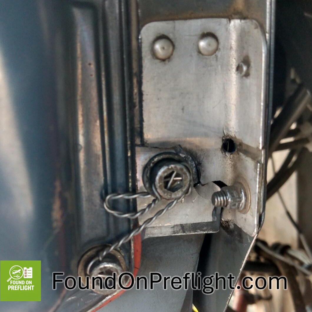 Robinson R22 – Cracked Cooling Sheet Metal