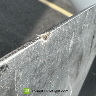 Cessna 172 propeller damaged