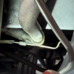 Robinson R22 – Wire Cutting Into Oil Line
