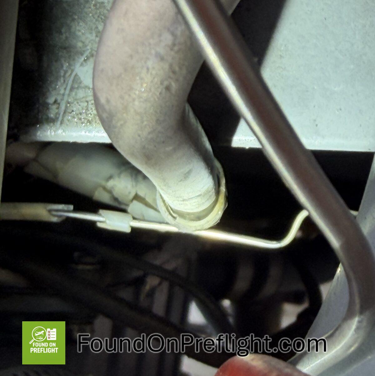 Robinson R22 – Wire Cutting Into Oil Line