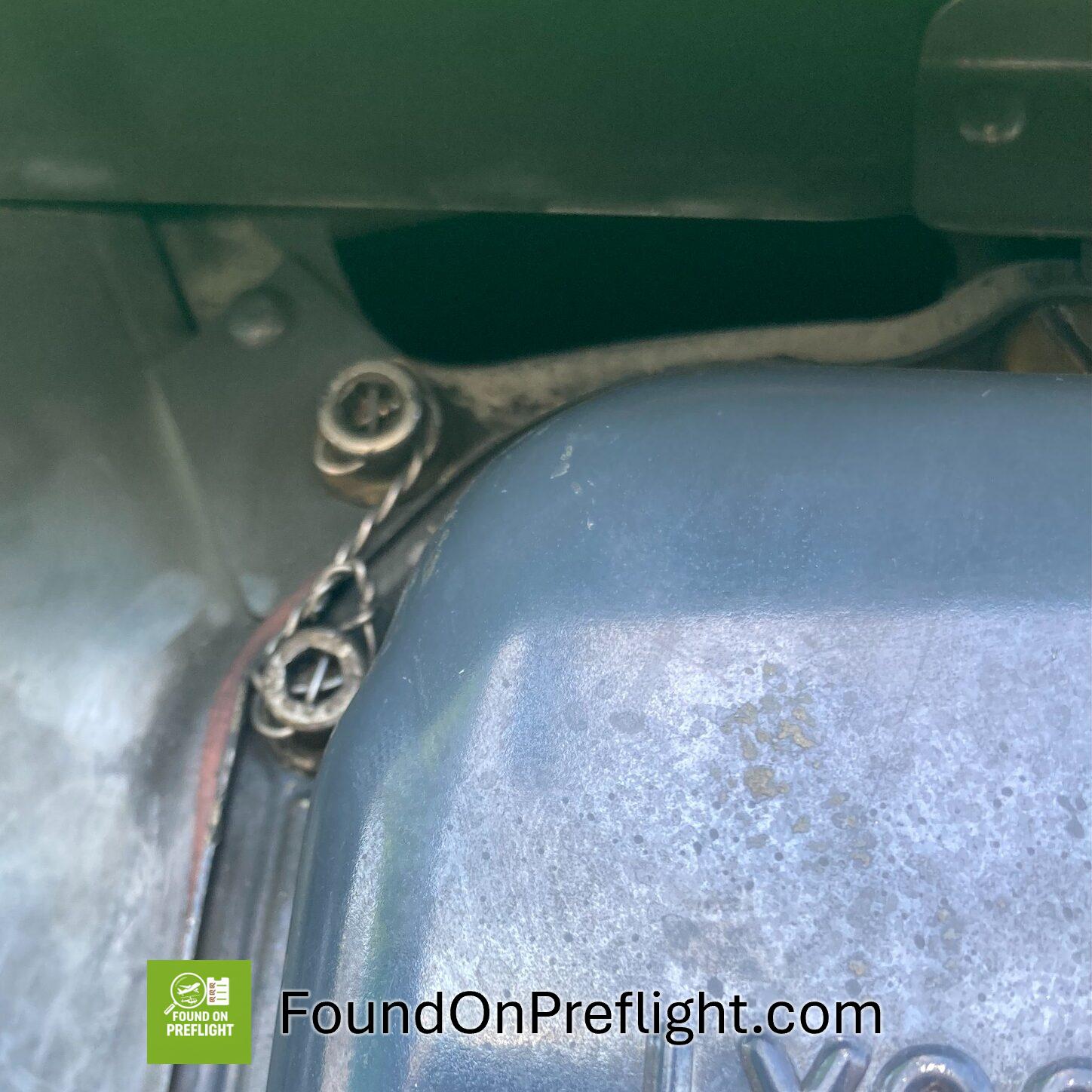 Robinson R22 – Cooling Sheet Metal Broken Off